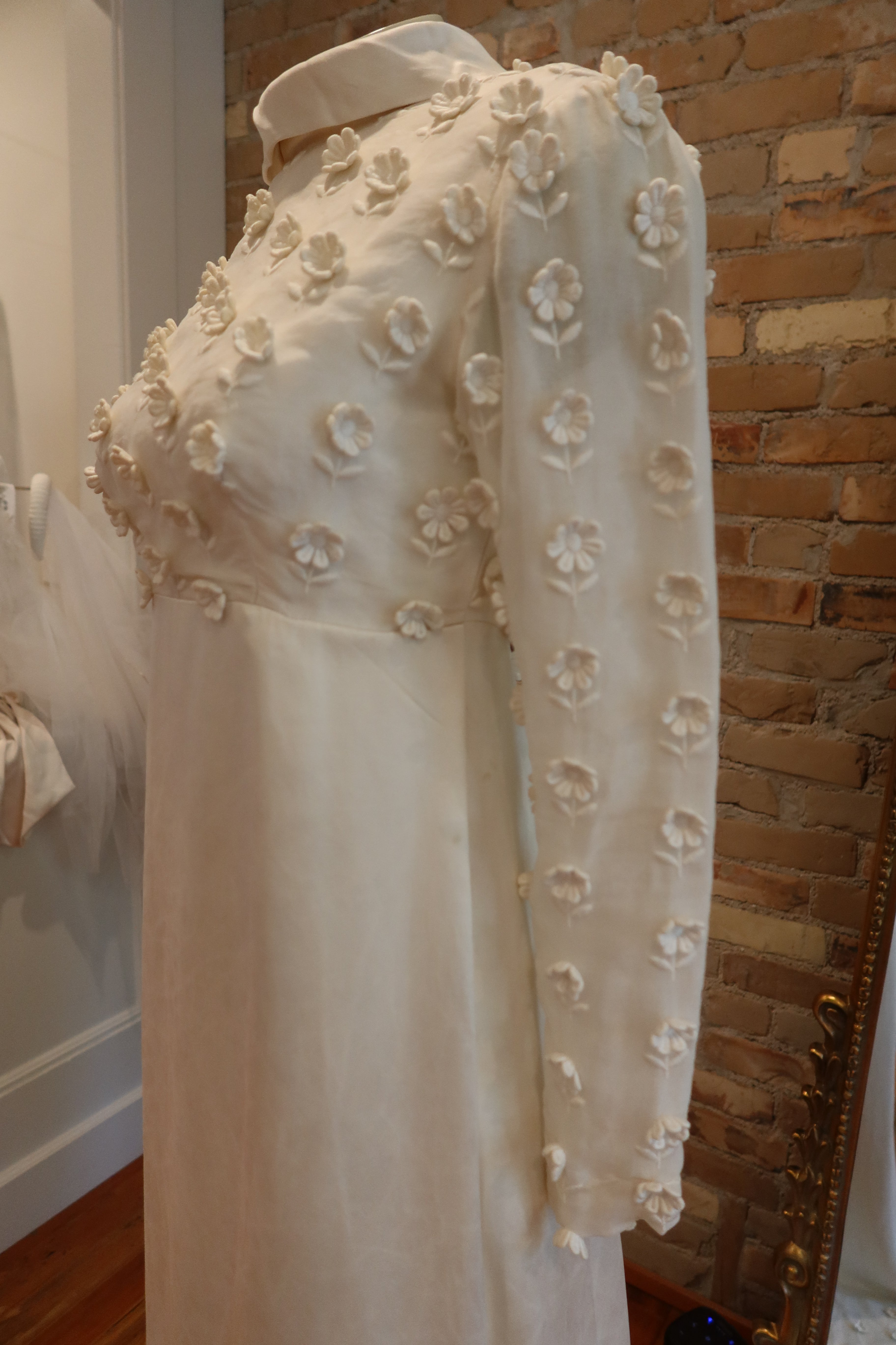 1970s Daisy Satin Mock Neck