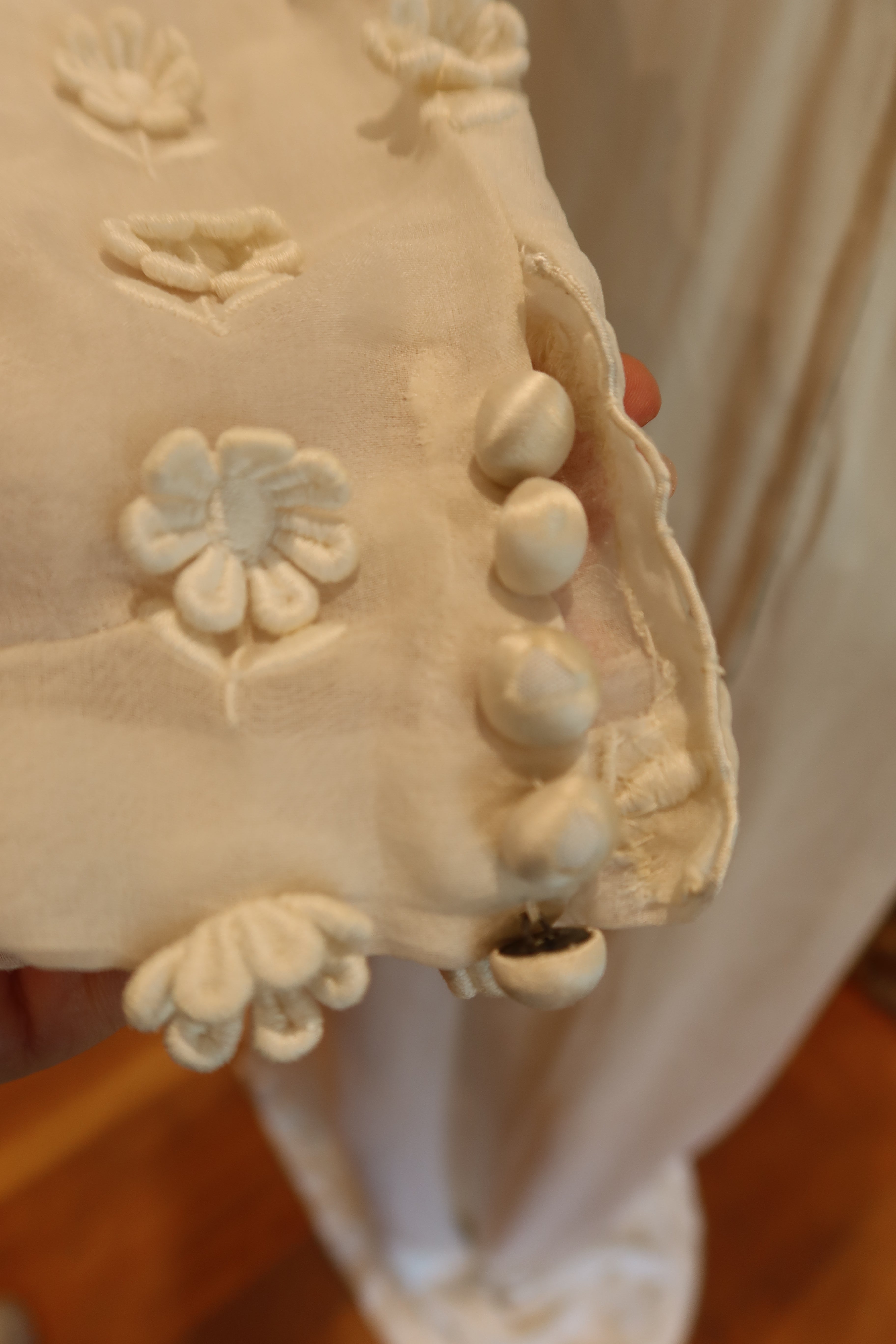 1970s Daisy Satin Mock Neck
