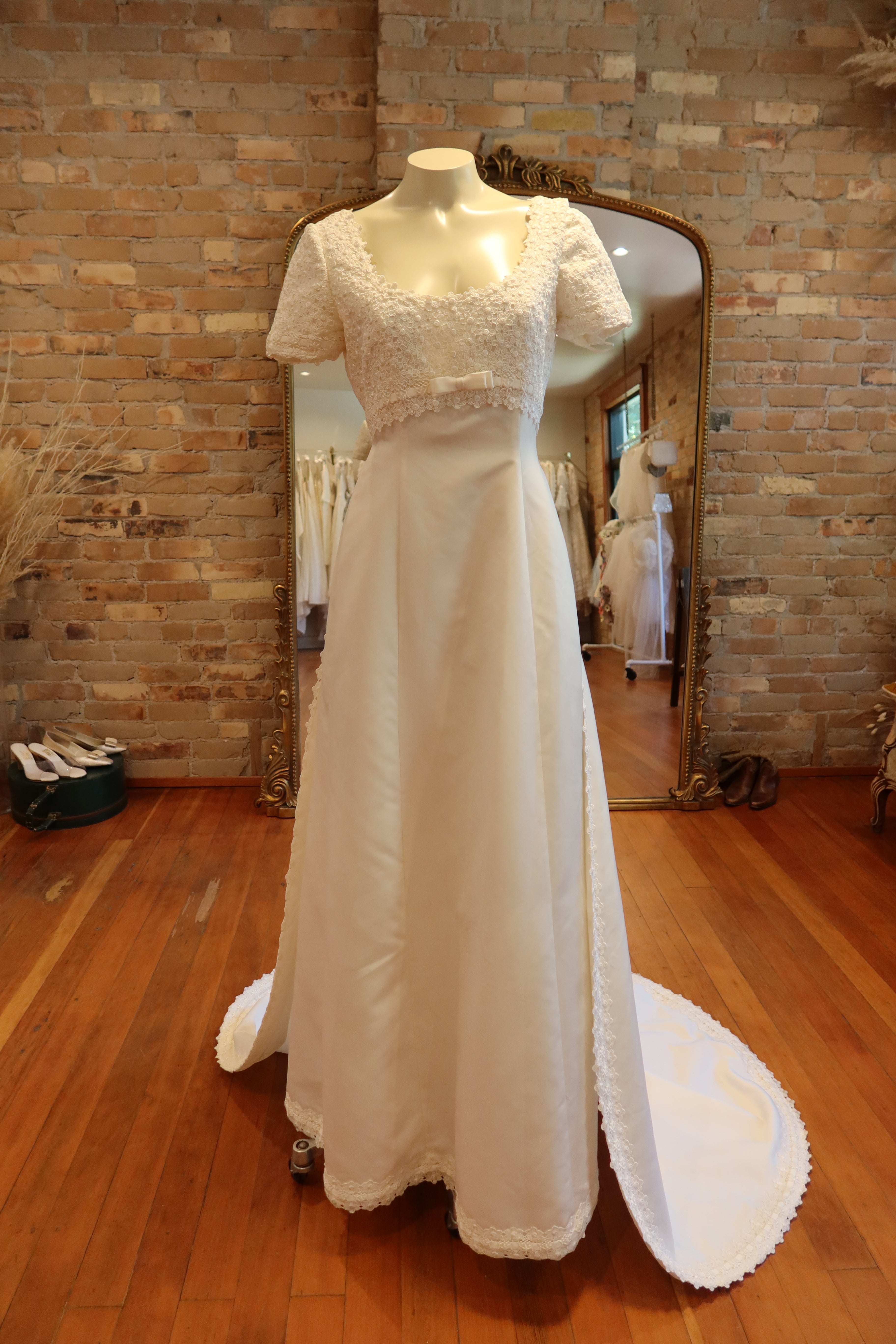1990s Short Sleeve Satin Crochet
