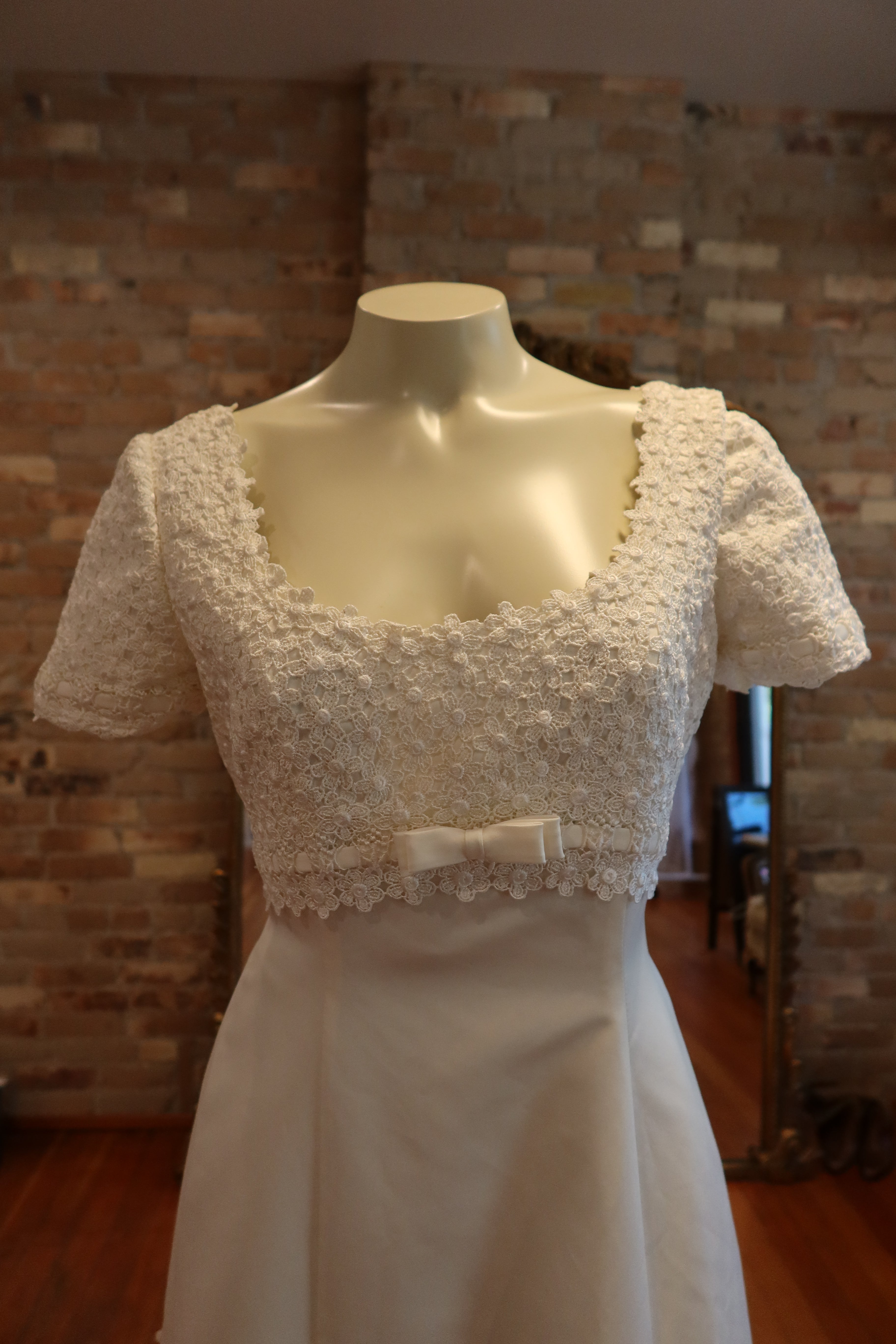 1990s Short Sleeve Satin Crochet