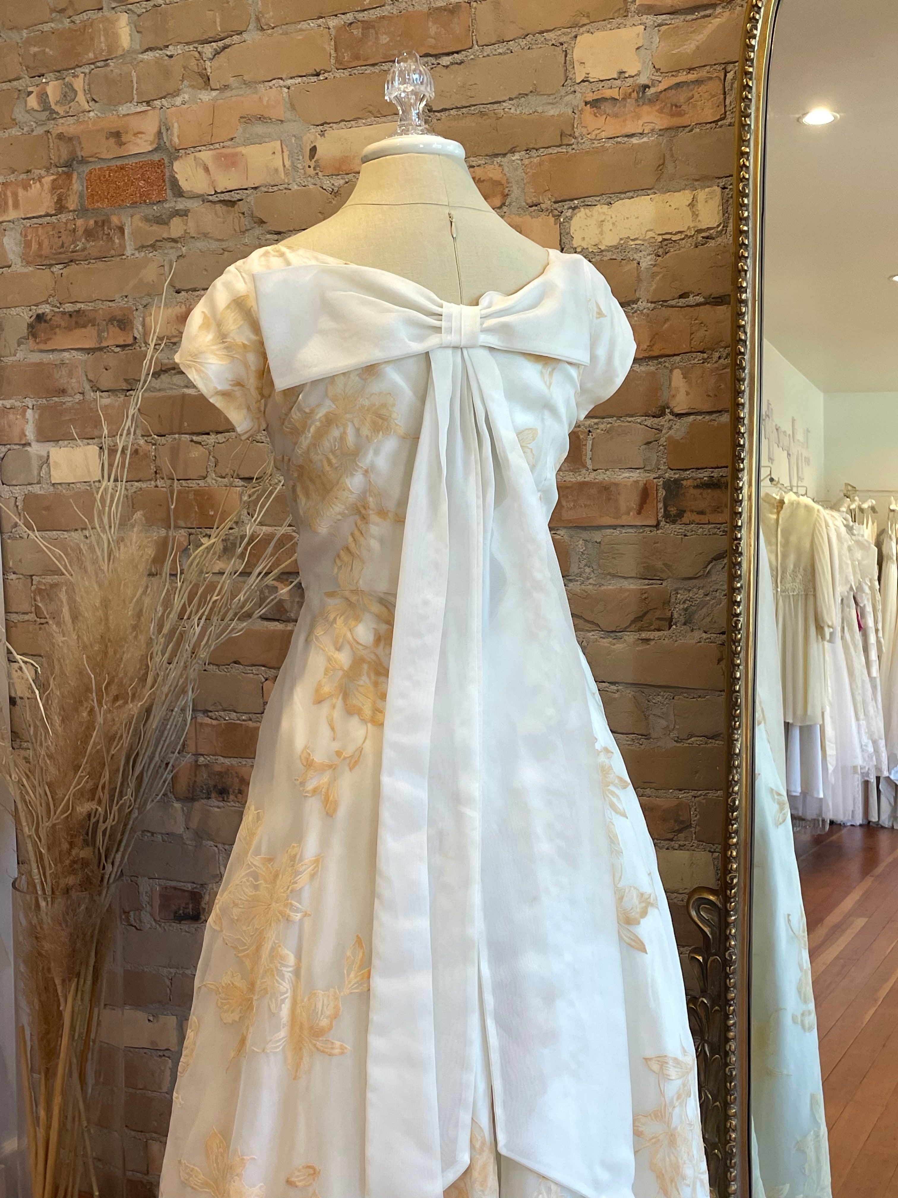 1939 Gold Organza Ballgown w/ Bow